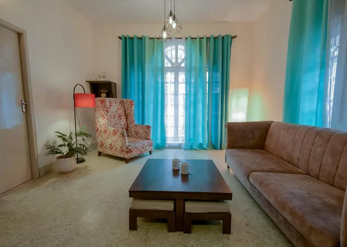 Homeslice Nazaara, Homestay In Btm